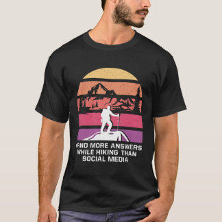 Camiseta Hiking than Social Media Introvert Hiker Antisocia