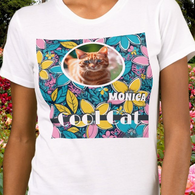 Camiseta Hippie Retro Flowers Groovy Legal Pet Photo Cat (A groovy floral t-shirt to celebrate your Cool Cat, with photo of your pet and their name)