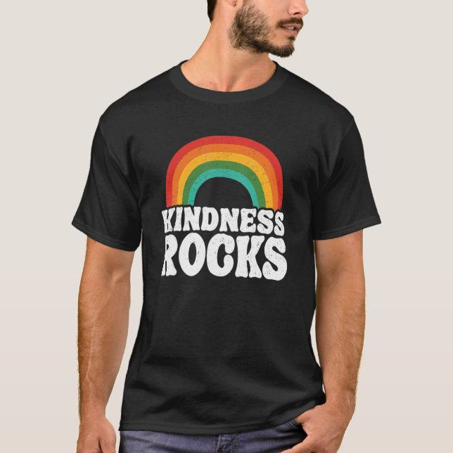 Camiseta Hippie Retro Teacher Anti Bullying Rainbow Kindnes (Frente)