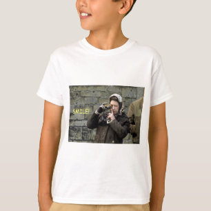 Camiseta HM Rainha Elizabeth Sorria!