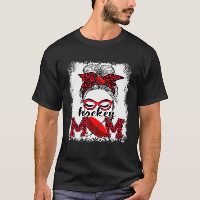 Camiseta Hockey Mom Mother's Day Game Day Messy Bun Leopard (Frente)