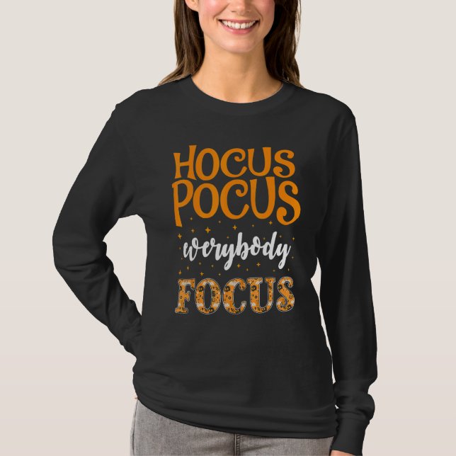 Camiseta Hocus Pocus Todos Focam O Custo do Dia das Bruxas  (Frente)