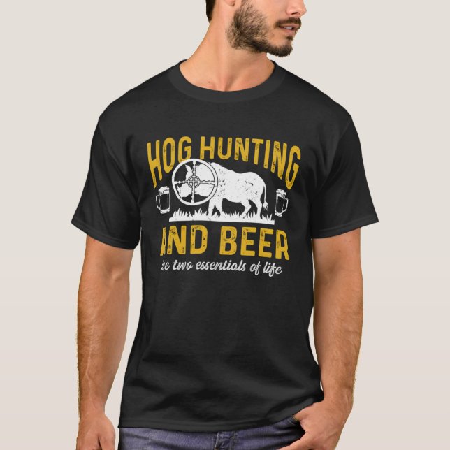 Camiseta Hog Hunting Dad Hunter and Beer the Two Essentials (Frente)