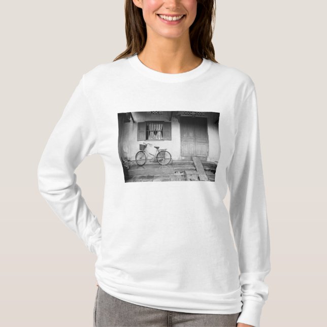 Camiseta Hoi An Vietnã, Casa com Bicicleta (Frente)