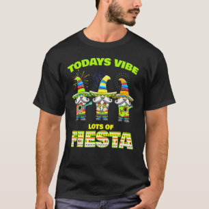 Camiseta Hoje Vemos Muitas Festas Trio Gnomos Sombrero Cin