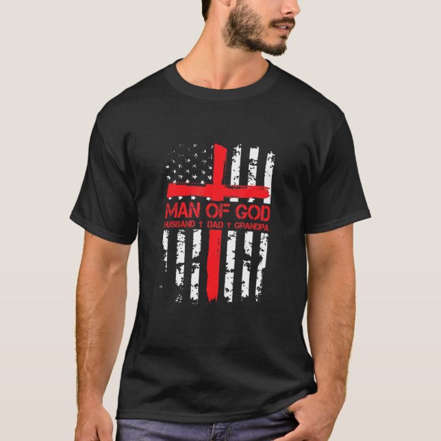 Camiseta Homem de Deus Pai Marido Avô Usa Bandeira Jesus Ch (Frente)