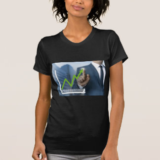 Camiseta Homem mostrando o conceito de tela de toque do pre