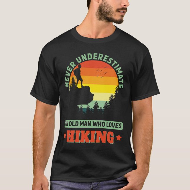 Camiseta Homem Velho que ama o Hiker do Caminho (Frente)