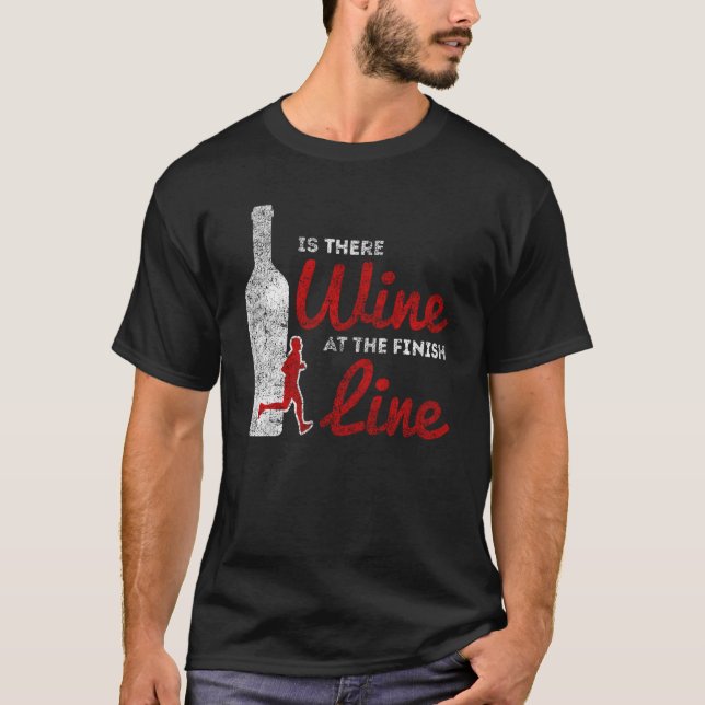 Camiseta Homens Engraçados Maratona Há Vinho Na Fin (Frente)