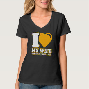 Camiseta Homens Eu Amo Minha Esposa Quando Ela Me Traz Uma 