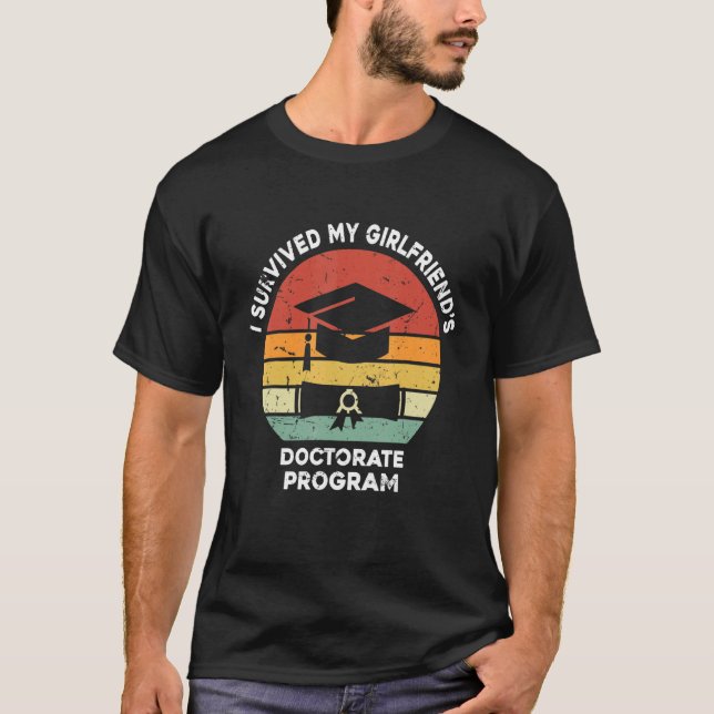 Camiseta Homens Eu Sobrevivi ao Programa de Doutorado da Mi (Frente)