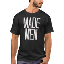 Homens feitos t-shirt no preto