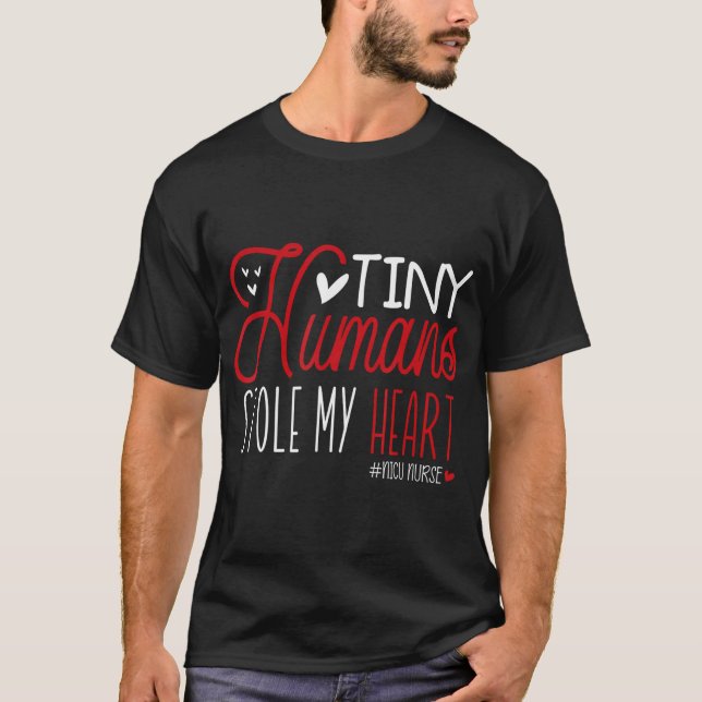Camiseta Homens Pequenos Roubaram Minha Enfermeira Nicu Bon (Frente)