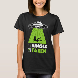 Camiseta Homens Solteiros da Ufo Fantasy Tirada por Aliens
