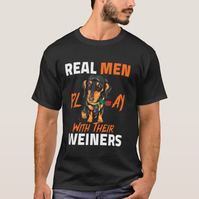 Camiseta Homens Verdadeiros Brincam Com Seus Deuses Engraça (Frente)