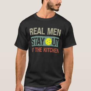 Camiseta Homens Verdadeiros Ficam Fora do Batalhão de cozin