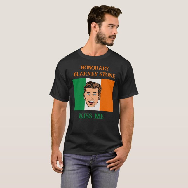 CAMISETA HONORIA BLARNEY STONE LAD ME BEIJA (Frente Completa)