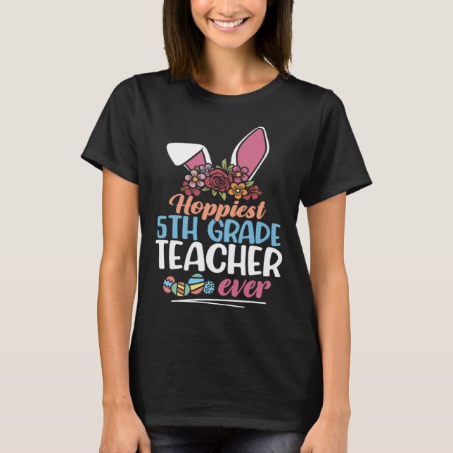 Camiseta Hoppiest 5th Grade Teacher Ever Bunny Ear Red Plai (Frente)