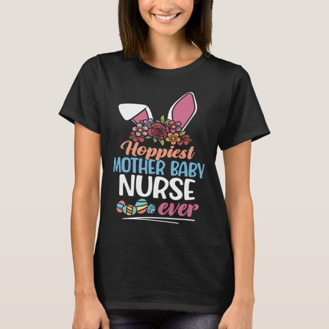 Camiseta Hoppiest Mother Baby Nurse Ever Bunny Ear Red Plai (Frente)