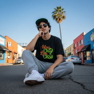Camiseta Hora de Brilhar Hora de Casa Letreiro de Corda Neo