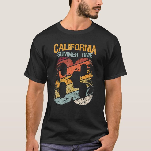 Camiseta Horário de Verão da Califórnia 83 Papais noeis de  (Frente)