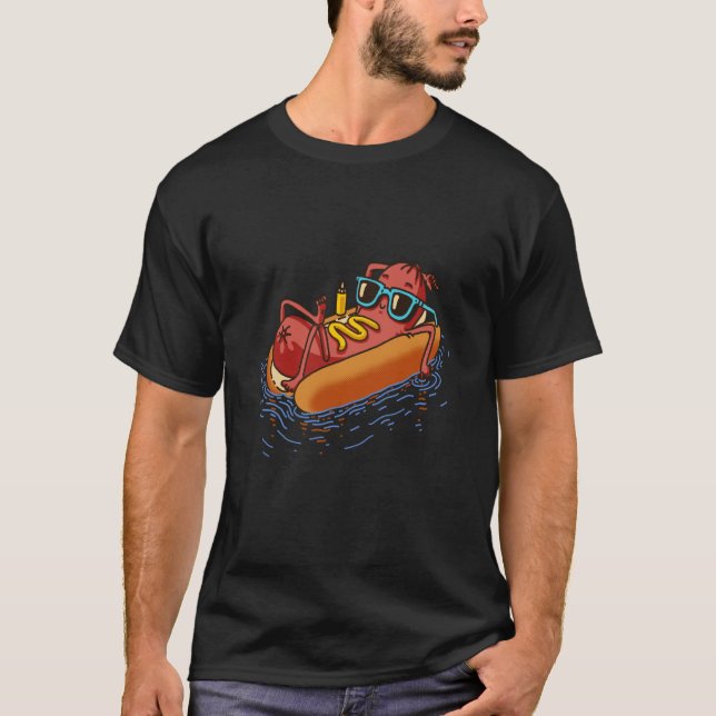 Camiseta Hot Dog In A Swimming Pool Summer Vacation Foodie (Frente)