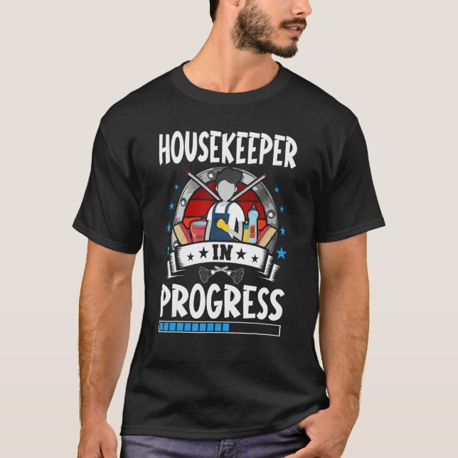 Camiseta Housekeeper In Progress Trainee Student (Frente)