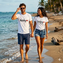 Camiseta Hubby Modern Black Script Women RedHeart T-Shirt