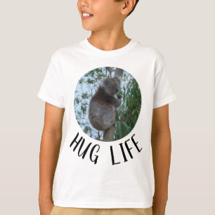 Camiseta Hug Life Cute Funny Koala em uma árvore