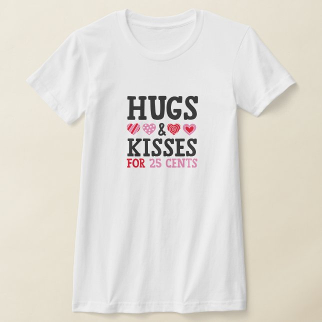 Camiseta HUGS & KISSES- Corações Namorados com T-Shirt (Postura )