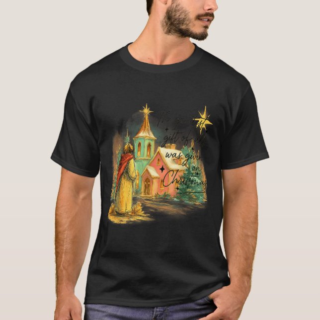 Camiseta Hugvyn Greatest Gift Of All Religious Christmas Na (Frente)