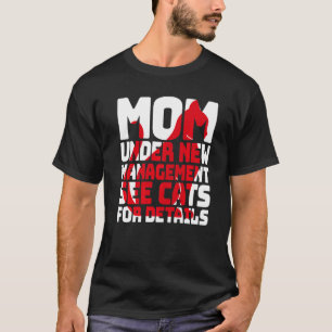 Camiseta Humor de Gato Sarcástico Mamãe Sob Nova Administr