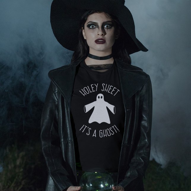 Camiseta Humor Halloween. Holey Sheet É um fantasm (Criador carregado)