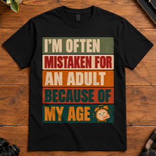 Camiseta Humor Retrô Confundido Com Um Adulto Por Causa Da