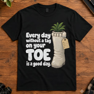 Camiseta Humor Sombrio Todos os Dias Sem Etiqueta no Dedo d