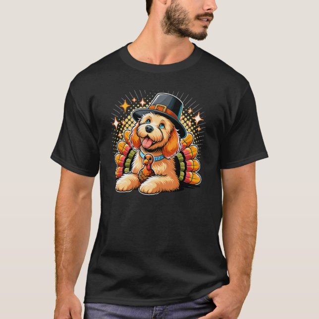 Camiseta Humor Thanksgiving Turkey Goldendoodle Dog (Frente)