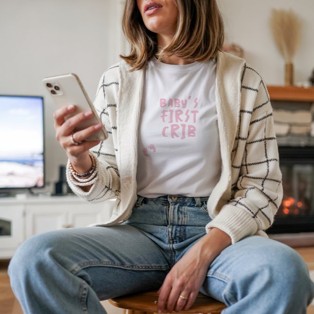 Camiseta Humorística impressão digital de bebê grávida rosa (Criador carregado)
