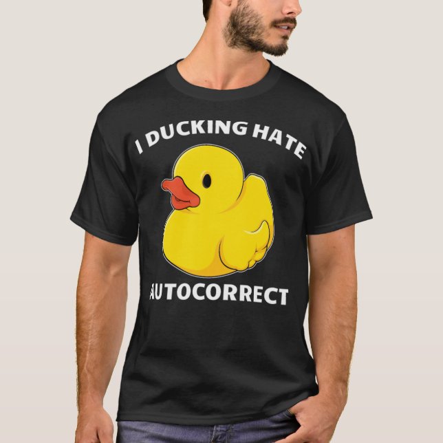 Camiseta Humorístico Eu Odeio Cães Pretos Autocorrigidos (Frente)