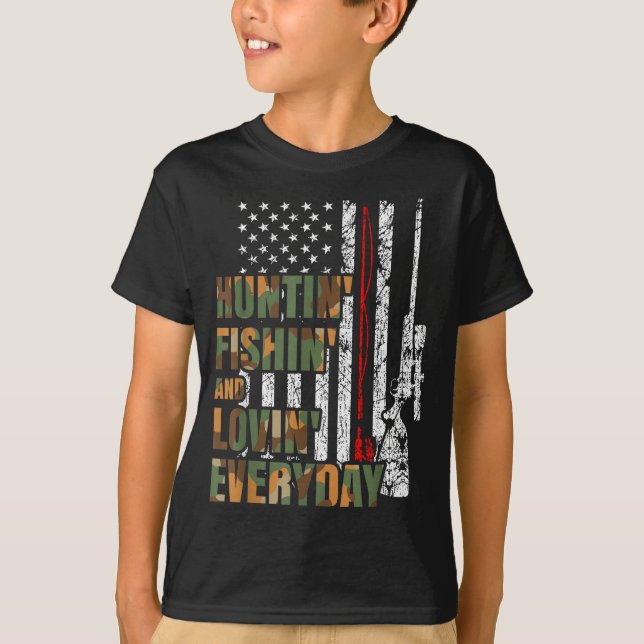 Camiseta Hunting Fishing Loving Everyday American Deer Hunt (Frente)
