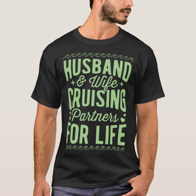 Camiseta Husband And Wife Cruising Partners For Life Annive (Frente)