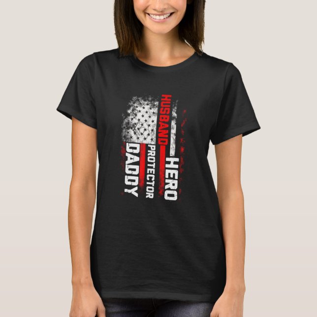 Camiseta Husband Daddy Protector Hero American Flag Indepen (Frente)