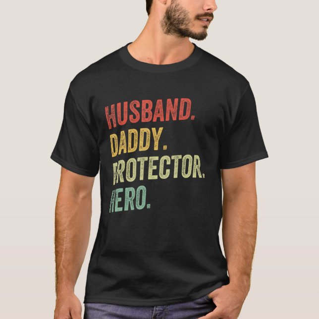 Camiseta Husband Daddy Protector Hero Best Dad Fathers Day_ (Frente)