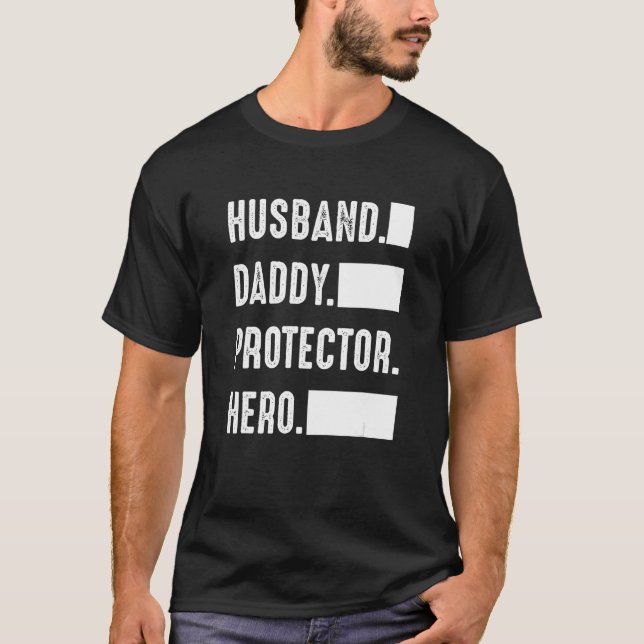 Camiseta Husband Daddy Protector Hero  Father s Day (Frente)