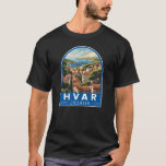 Camiseta Hvar Croácia Viagem Art Vintage<br><div class="desc">Design de viagem do vetor retrô Hvar. Hvar,  uma ilha croata no Mar Adriático,  é mais conhecida como um resort de verão. Entre os destaques da cidade portuária de Hvar estão os muros do século 13.</div>