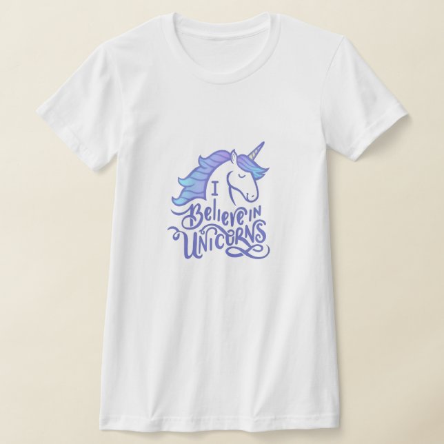 Camiseta I Believe in Unicorns Sticker t shirt design (Postura )