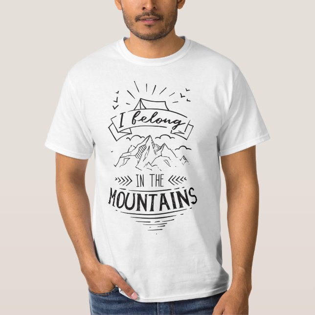 Camiseta i belong in the mountains (Frente)