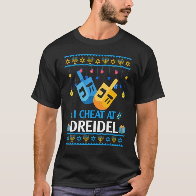 Camiseta I Cheat At Dreidel Hanukkah Sweater Dreidel Menora (Frente)
