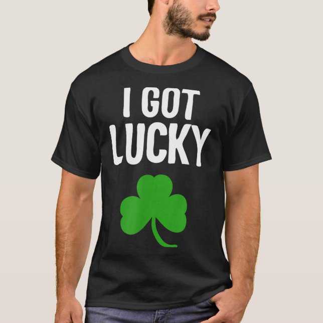 Camiseta I Got Lucky Dad St Patricks Day Pregnancy Announce (Frente)