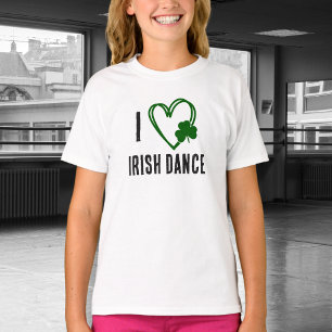 Camiseta I Heart Irish Dance - Coração Verde com Shamrock