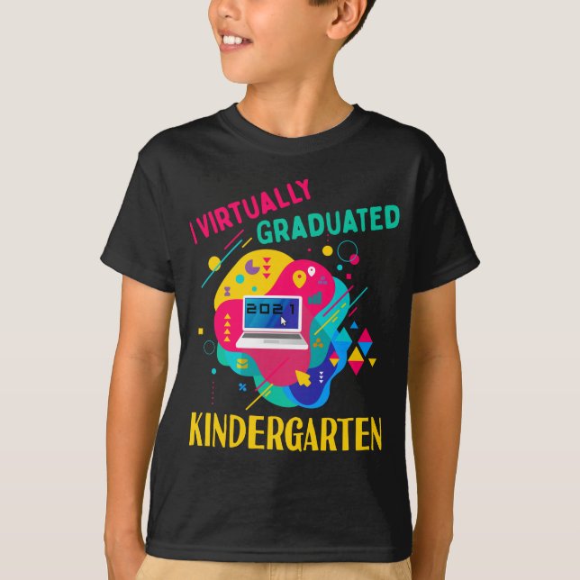 Camiseta I Jardim de Infância Praticamente Graduado em Cami (Frente)